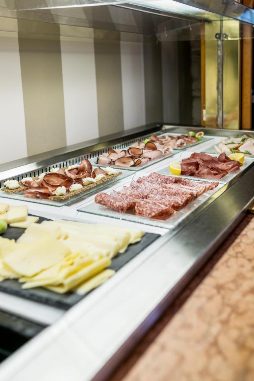 Hotel Dogana Sirmione Kültér fotó